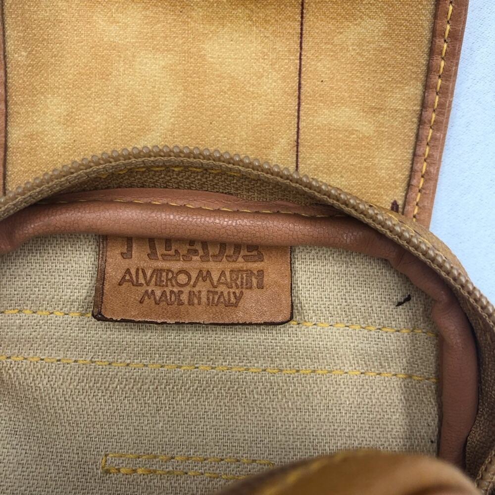 Alverio Martin Classe Geo Tan Leather Crossbody Bag - Picture 9 of 16